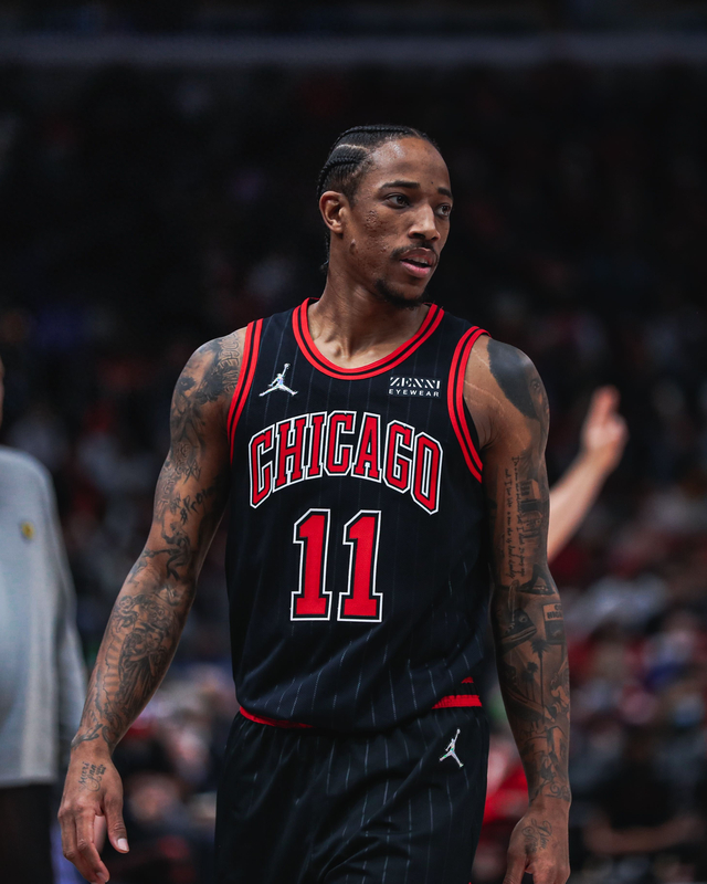 皇冠足球-09届太强了！都是26000分，你知道哈登库里德罗赞用了多少场吗？|詹姆斯·哈登|斯蒂芬·库里|全明星|德玛尔-德罗赞|德马尔·德罗赞_新浪体育_新浪新闻