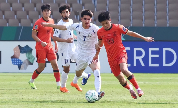 皇冠足球-2-0！1-0！恭喜中国队，4胜亚洲冠军，历史首次，冲进世界杯稳了|国足|乌兹别克斯坦队|热身赛|男足|乌兹别克斯坦_新浪体育_新浪新闻